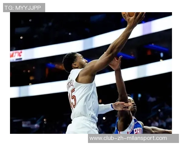 76人第三节防守再遭重创米切尔单节狂砍20分令球队痛苦不已