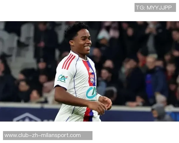 恩德里克法语尚不流利但能用英语与丰塞卡团队顺畅交流 恩德里克法语尚不流利但能用英语与丰塞卡团队顺畅交流